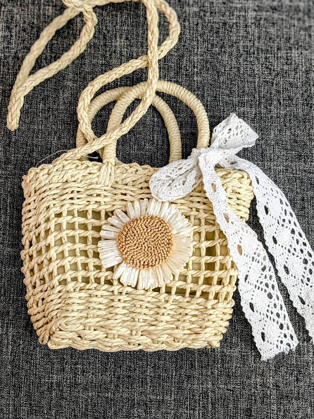Straw Daisy Accent Crossbody Bag - Cream